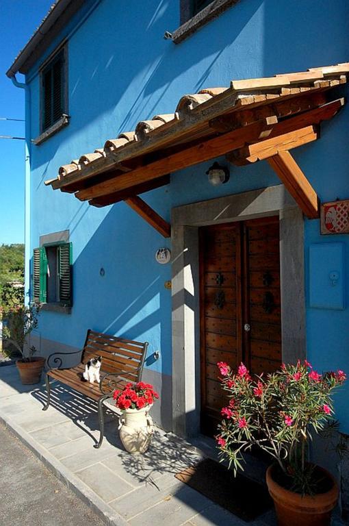 Red House - Green House - Blue House *
